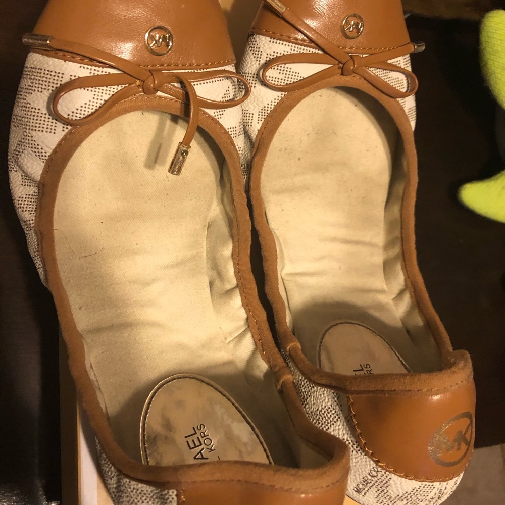 Michael Kors Flats - Picture 2 of 7